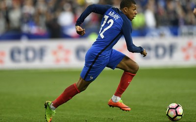 爱游戏电竞精华-加比马丁训练中模拟比赛最后时刻